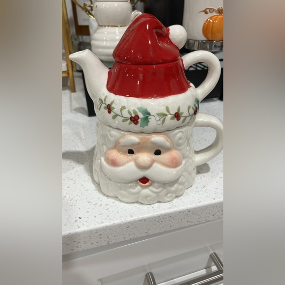 Festive Santa Claus Ceramic Teapot - Red and White - Picture 1 of 1